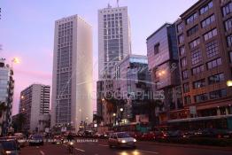 Image du Maroc Professionnelle de  Le Casablanca Twin Center est situé sur le Boulevard Zerktouni, ce quartier fait partie du centre moderne de la ville,  Samedi 10 Février 2007. (Photo / Abdeljalil Bounhar) 